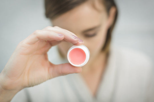 DIY Lippenpflege - Kosmetik aus der Küche - FLORIA